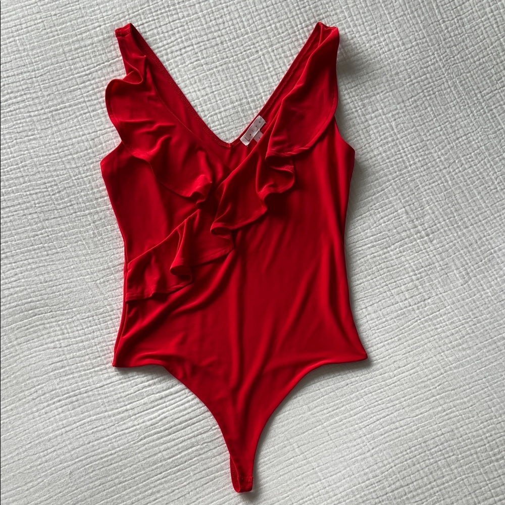 NWOT • Leith Ruffled Detail V-Neck Tank Bodysuit in Red • Women’s Small
